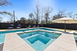 Downtown Estate Pool, Hot Tub, Sauna