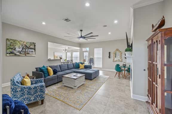 Fox Estate Game Room-3 King Beds-Pool - Image 1