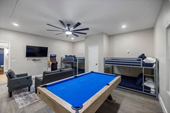 Bismarck Estate Pool, Game Room