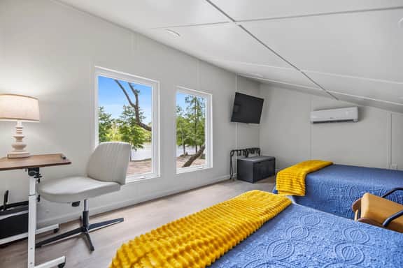 Lakeview Haven Cabin