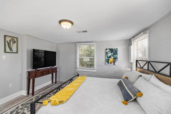Downtown Cottage with Pool, Hot Tub - Image 3