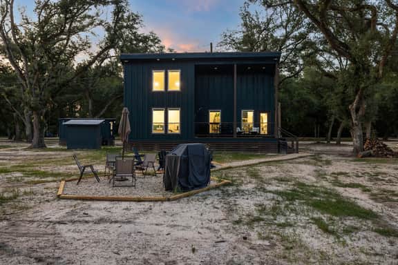 Sunset Lake Haven Cabin - Image 4